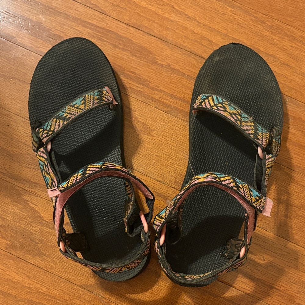Women’s Size 10 Teva Sandals Well Worn